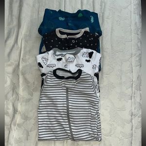 Pack of 4 onesies